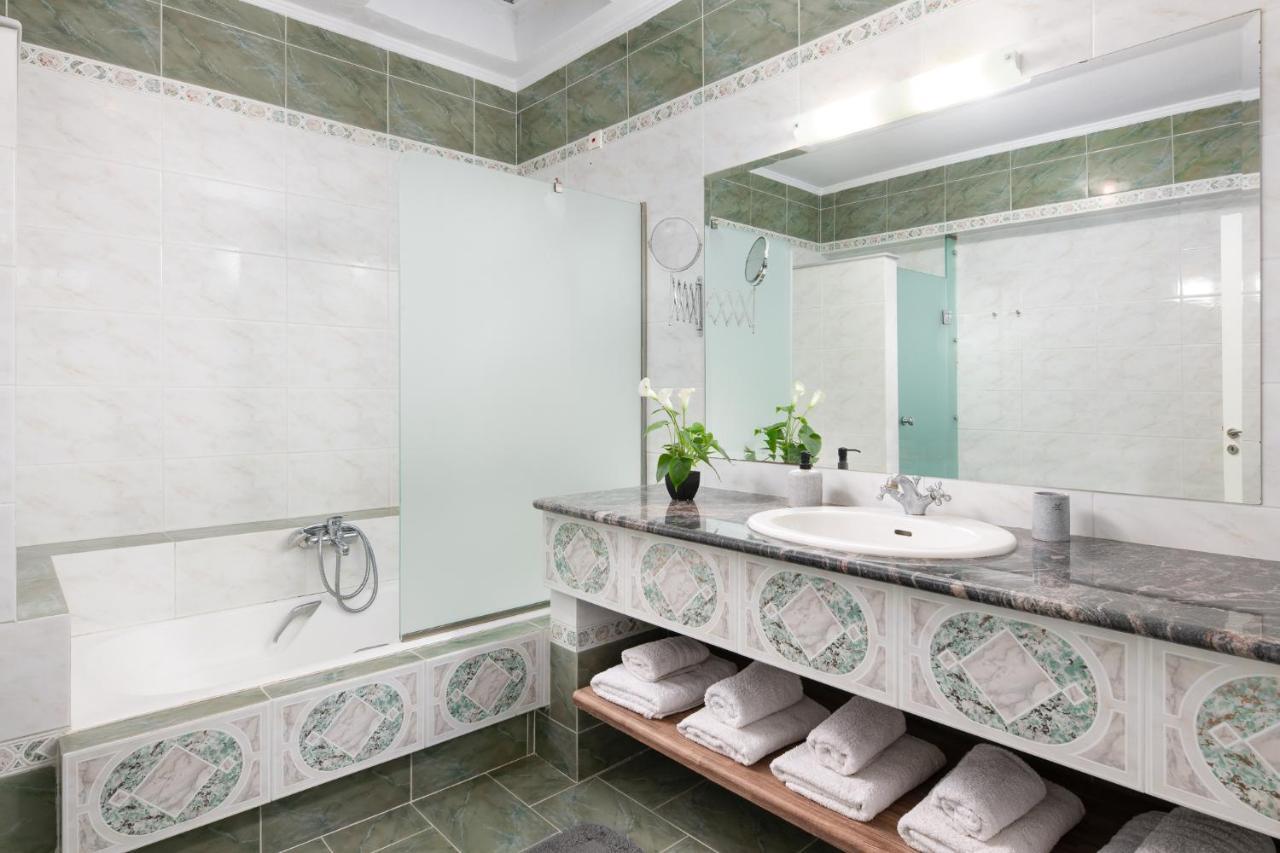 Amazing Apartments With Sea View In Rhodes Town Rhodes City Esterno foto